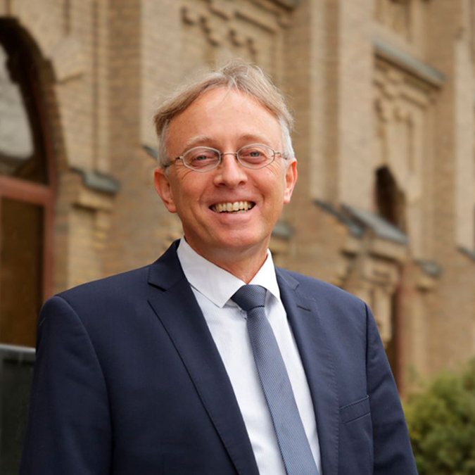 Dr. Thomas Kruessman